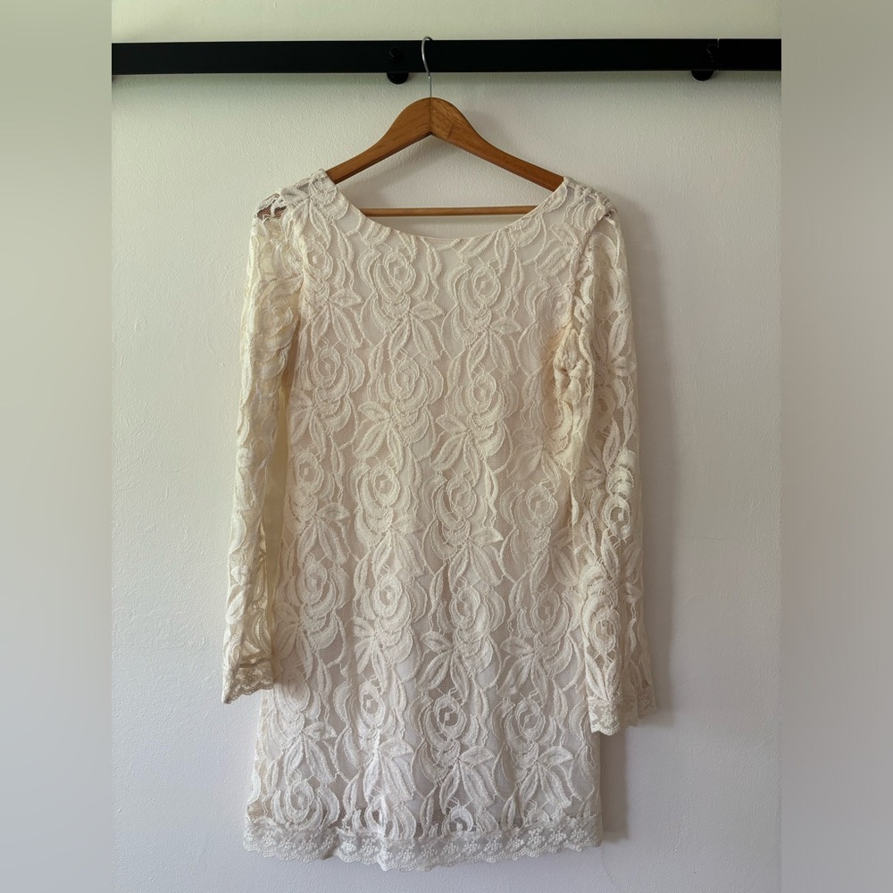Cream Lace Tunic Top Size Medium